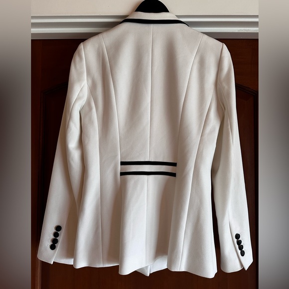 Classic women’s tuxedo blazer. - Picture 2 of 3